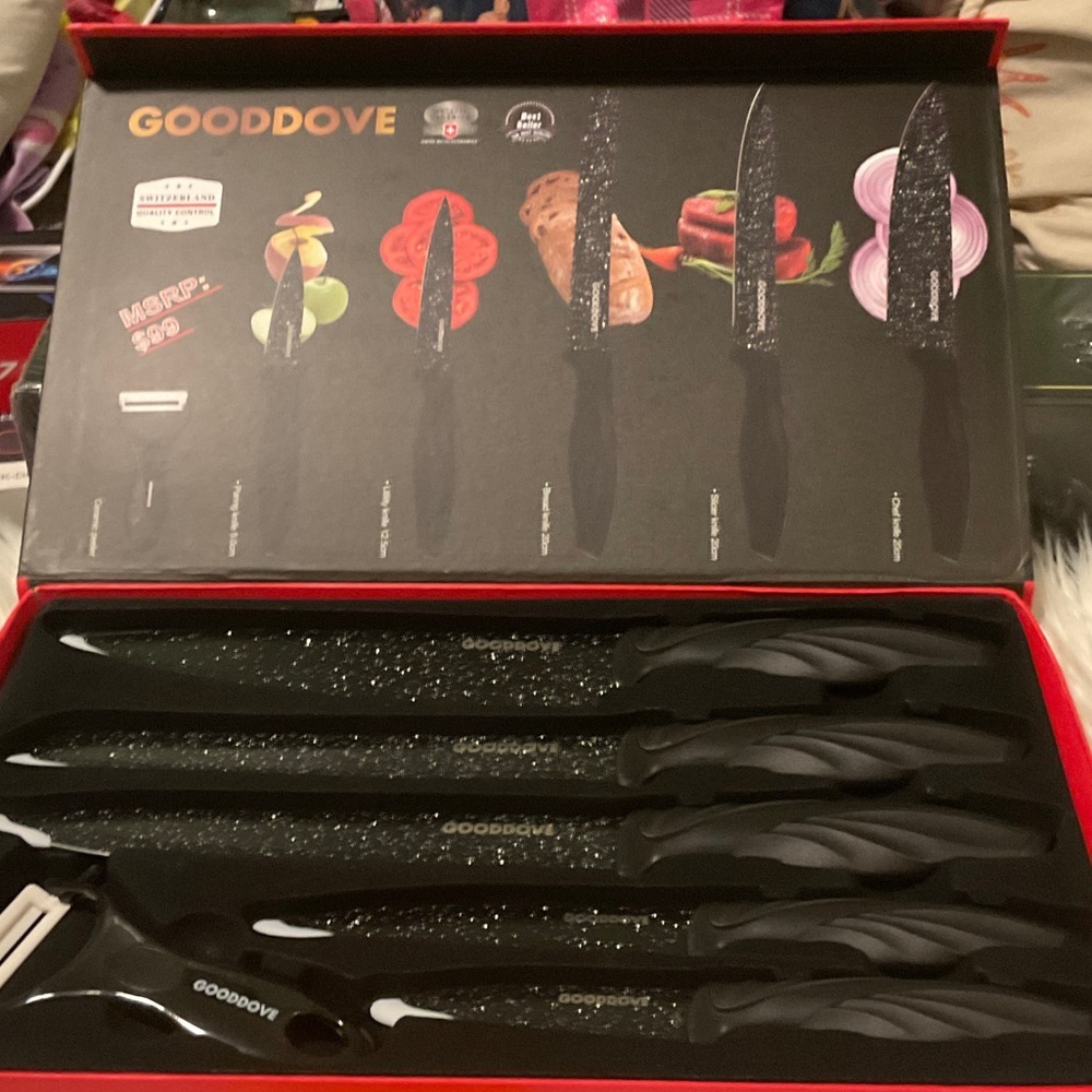 Black Knife Set with Peeler